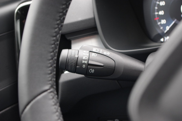 Volvo XC40 1.5 T5 Plug-in hybrid Plus Bright 263 PK PHEV, Adap. Cruise Control, Winterpakket, Camera