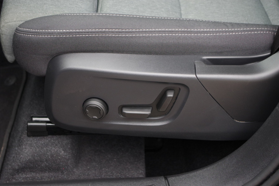 Volvo XC40 1.5 T5 Plug-in hybrid Plus Bright 263 PK PHEV, Adap. Cruise Control, Winterpakket, Camera