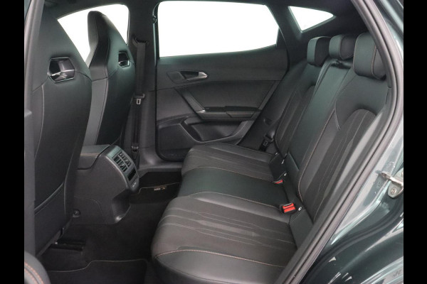 CUPRA Formentor 1.4 eHybrid VZ | 245pk | Stoelverwarming | Camera | Adaptive cruise | Sfeerverlichting | Navigatie | Keyless | 19'' | Stuurverwarming | Full LED | PHEV | Plug In