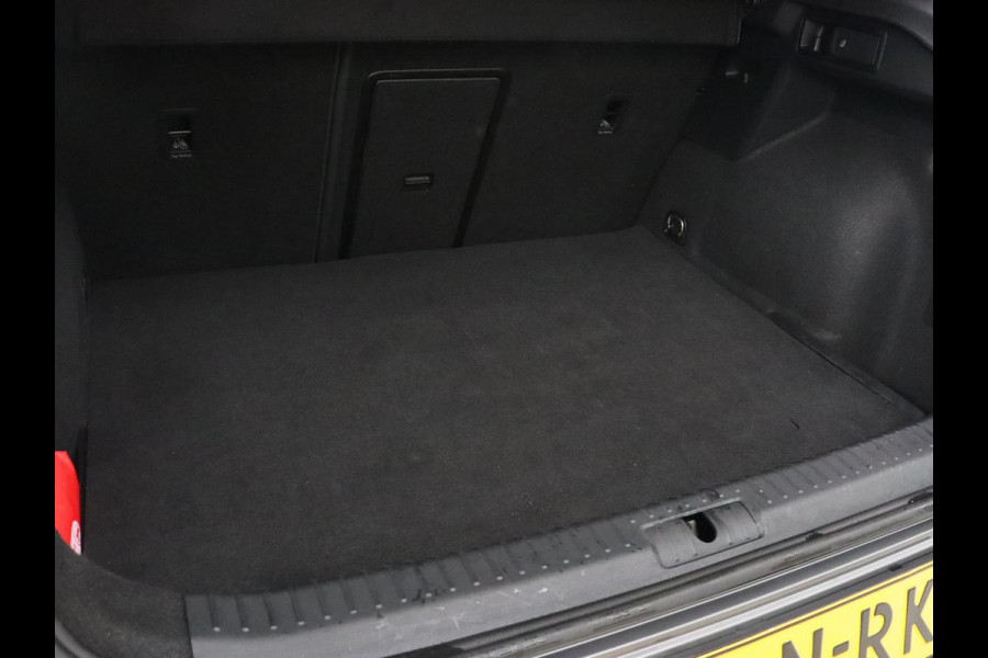 CUPRA Formentor 1.4 eHybrid VZ | 245pk | Stoelverwarming | Camera | Adaptive cruise | Sfeerverlichting | Navigatie | Keyless | 19'' | Stuurverwarming | Full LED | PHEV | Plug In