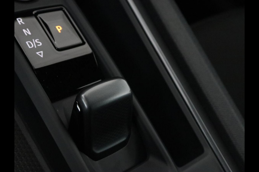 CUPRA Formentor 1.4 eHybrid VZ | 245pk | Stoelverwarming | Camera | Adaptive cruise | Sfeerverlichting | Navigatie | Keyless | 19'' | Stuurverwarming | Full LED | PHEV | Plug In