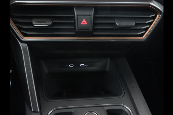 CUPRA Formentor 1.4 eHybrid VZ | 245pk | Stoelverwarming | Camera | Adaptive cruise | Sfeerverlichting | Navigatie | Keyless | 19'' | Stuurverwarming | Full LED | PHEV | Plug In