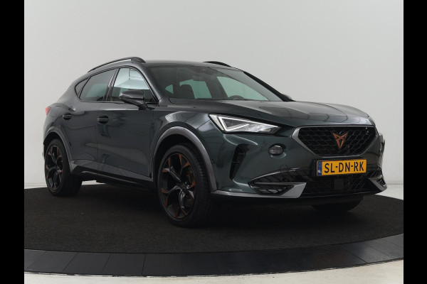 CUPRA Formentor 1.4 eHybrid VZ | 245pk | Stoelverwarming | Camera | Adaptive cruise | Sfeerverlichting | Navigatie | Keyless | 19'' | Stuurverwarming | Full LED | PHEV | Plug In