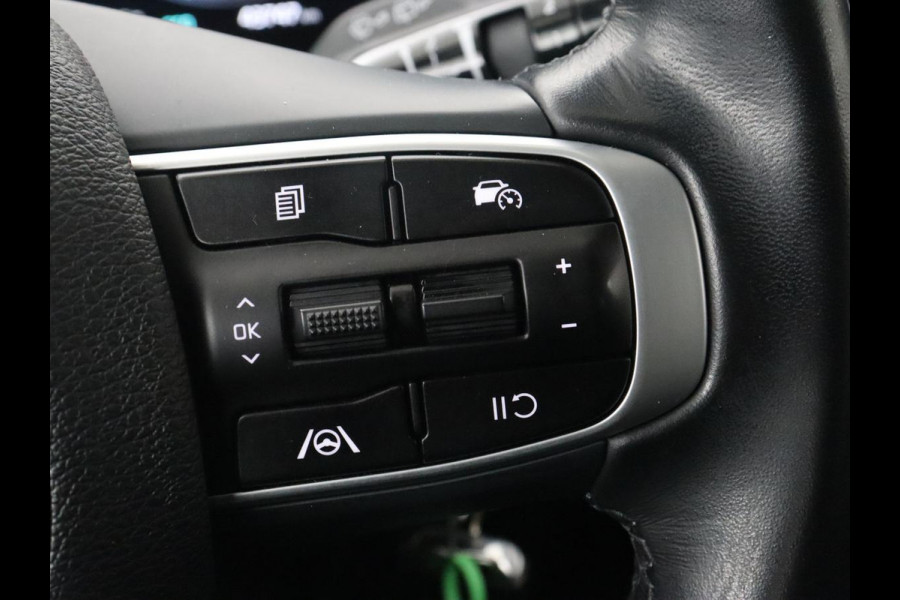 Kia Sportage 1.6 T-GDi DynamicLine | Adaptive cruise | Camera | Carplay | Navigatie | Full LED | DAB | Parkeerhulp | Digital Cockpit | Climate control | Cruise control | Bluetooth