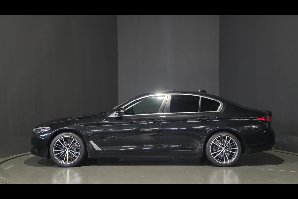 BMW 5 Serie 530e Executive | 360 Camera | Glazen schuif-/kanteldak | Facelift