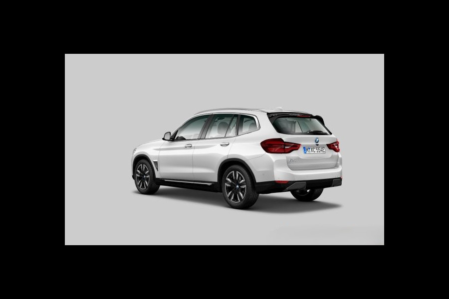 BMW iX3 Executive 80 kWh | Panoramadak | Keyless | Stoelverwarming | Camera | Adaptief Onderstel | Adaptive LED | Elektrische Stoelen | Apple Carplay | Navigatie | Ambiance Verlichting
