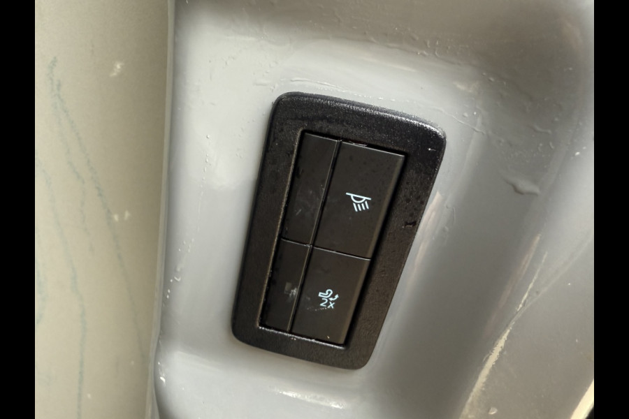 Ford Transit Custom 320 2.0 TDCI L2H1 LIMITED DUBBELCABINE! AUTOMAAT! TREKHAAK!