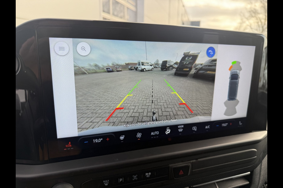 Ford Transit Custom 320 2.0 TDCI L2H1 LIMITED DUBBELCABINE! AUTOMAAT! TREKHAAK!