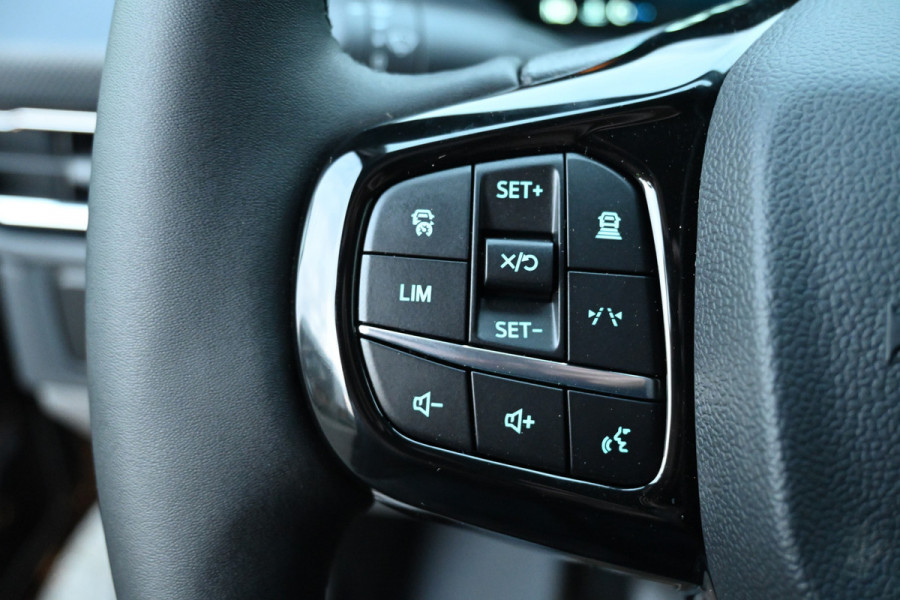 Ford Transit Custom 320L 2.0 TDCI L2H1 Limited Driver assist pack, Draadloos laden, Trekhaak