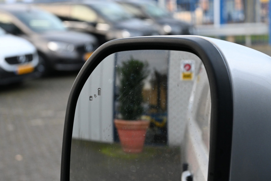 Ford Transit Custom 320L 2.0 TDCI L2H1 Limited Driver assist pack, Draadloos laden, Trekhaak