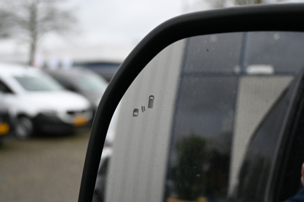 Ford Transit Custom 280S 2.0 TDCI L1H1 Limited Driver assist pack, Draadloos laden, Trekhaak