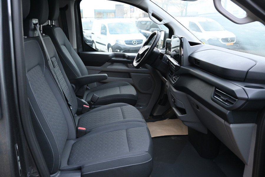 Ford Transit Custom 320L 2.0 TDCI L2H1 Limited Driver assist pack, 17 inch velgen, Draadloos laden, Etc.