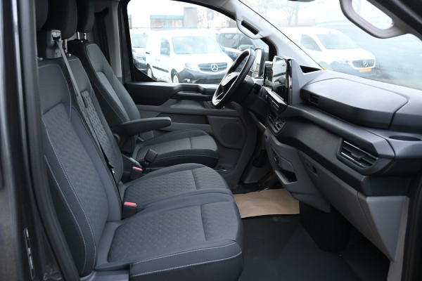 Ford Transit Custom 320L 2.0 TDCI L2H1 Limited Driver assist pack, 17 inch velgen, Draadloos laden, Etc.