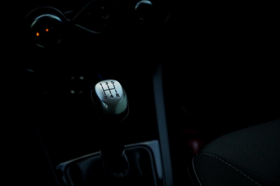 Renault Clio 0.9 TCe Intens / Trekhaak / 5Drs / Lichtmetalen velgen / Lage KM