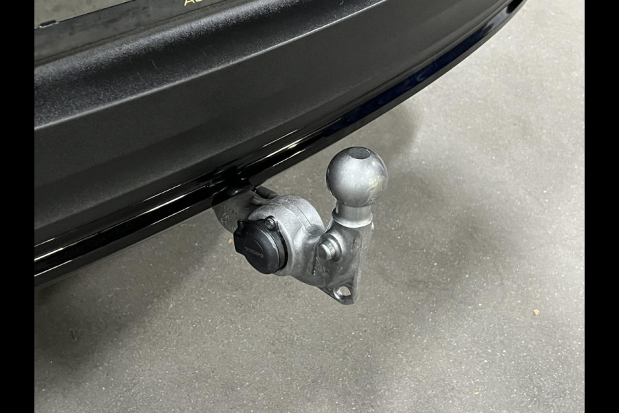 Volvo XC40 T5 Recharge Ultimate Dark Trekhaak | Open dak | Adaptive Cruise | Harman Kardon | 360 graden camera | Stoel-/Stuurverwarming