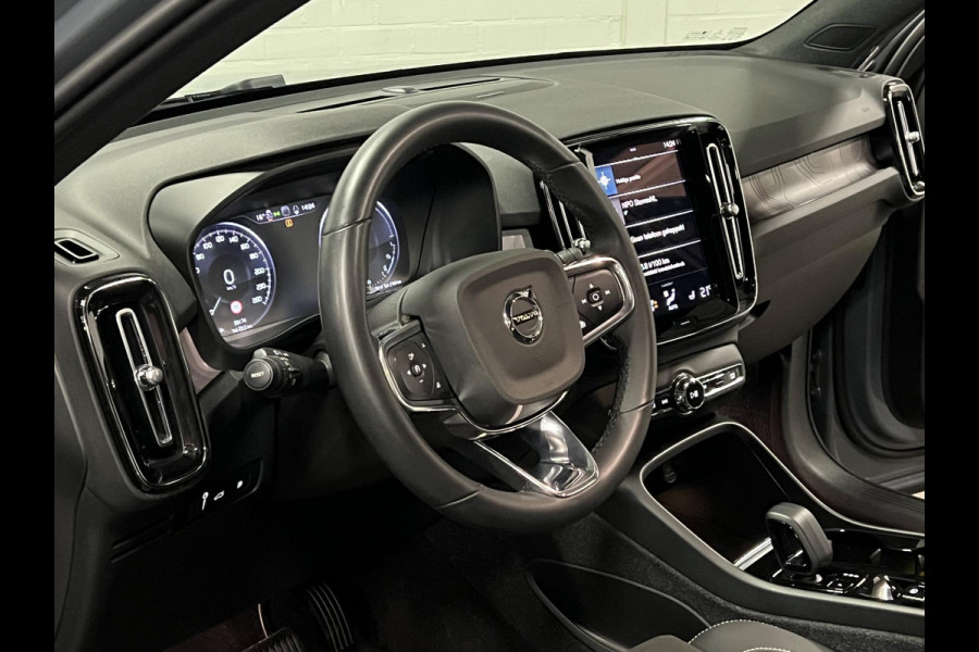Volvo XC40 T5 Recharge Ultimate Dark Trekhaak | Open dak | Adaptive Cruise | Harman Kardon | 360 graden camera | Stoel-/Stuurverwarming