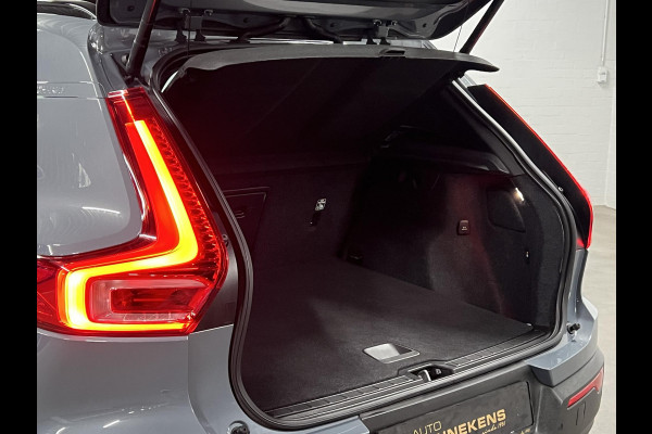Volvo XC40 T5 Recharge Ultimate Dark Trekhaak | Open dak | Adaptive Cruise | Harman Kardon | 360 graden camera | Stoel-/Stuurverwarming