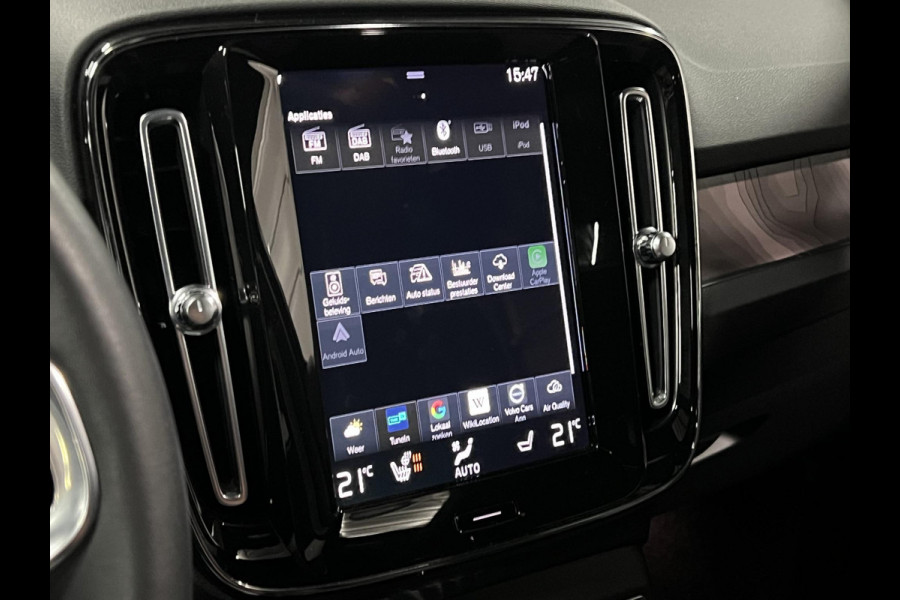 Volvo XC40 T5 Recharge Ultimate Dark Trekhaak | Open dak | Adaptive Cruise | Harman Kardon | 360 graden camera | Stoel-/Stuurverwarming
