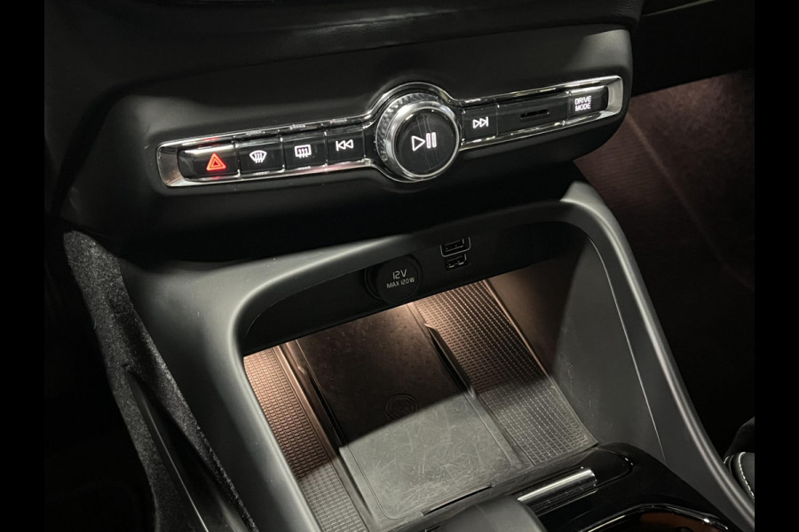 Volvo XC40 T5 Recharge Ultimate Dark Trekhaak | Open dak | Adaptive Cruise | Harman Kardon | 360 graden camera | Stoel-/Stuurverwarming