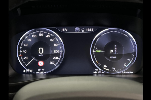Volvo XC40 T5 Recharge Ultimate Dark Trekhaak | Open dak | Adaptive Cruise | Harman Kardon | 360 graden camera | Stoel-/Stuurverwarming