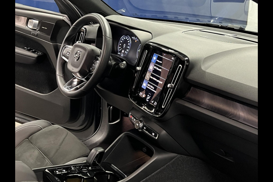 Volvo XC40 T5 Recharge Ultimate Dark Trekhaak | Open dak | Adaptive Cruise | Harman Kardon | 360 graden camera | Stoel-/Stuurverwarming