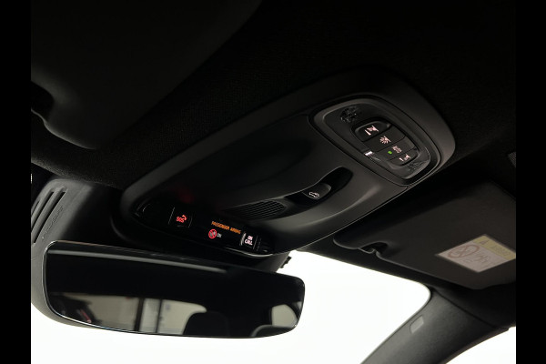 Volvo XC40 T5 Recharge Ultimate Dark Trekhaak | Open dak | Adaptive Cruise | Harman Kardon | 360 graden camera | Stoel-/Stuurverwarming