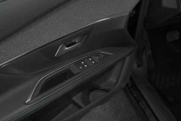 Peugeot 5008 PureTech 130 EAT8 Allure Pack | Stoelverwarming | Camera | Dodehoekdetectie | Navigatie