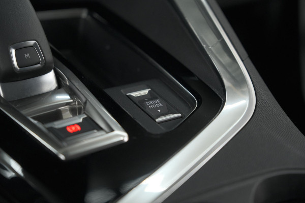Peugeot 5008 PureTech 130 EAT8 Allure Pack | Stoelverwarming | Camera | Dodehoekdetectie | Navigatie
