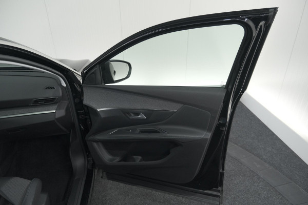 Peugeot 5008 PureTech 130 EAT8 Allure Pack | Stoelverwarming | Camera | Dodehoekdetectie | Navigatie
