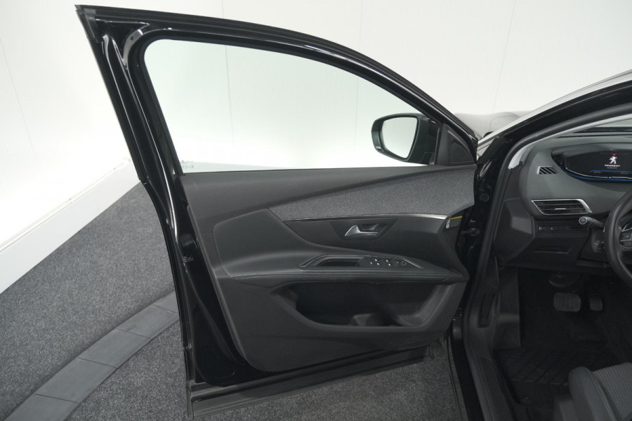 Peugeot 5008 PureTech 130 EAT8 Allure Pack | Stoelverwarming | Camera | Dodehoekdetectie | Navigatie