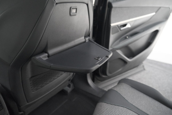 Peugeot 5008 PureTech 130 EAT8 Allure Pack | Stoelverwarming | Camera | Dodehoekdetectie | Navigatie