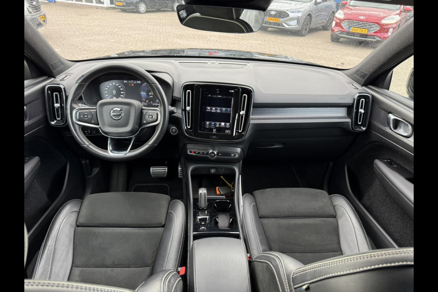 Volvo XC40 1.5 T4 Recharge R-Design 210pk | Parking pack | Draadloos opladen | PHEV | 1.800kg Trekgewicht