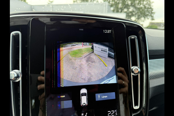 Volvo XC40 1.5 T4 Recharge R-Design 210pk | Parking pack | Draadloos opladen | PHEV | 1.800kg Trekgewicht