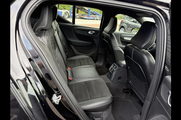 Volvo XC40 1.5 T4 Recharge R-Design 210pk | Parking pack | Draadloos opladen | PHEV | 1.800kg Trekgewicht