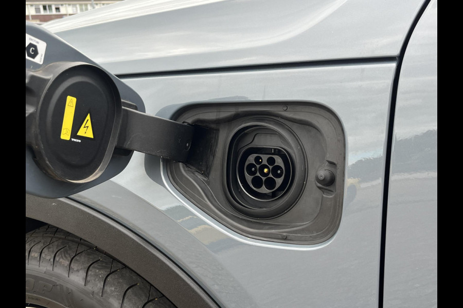Volvo XC40 1.5 T5 Recharge R-Design 262pk | ZUID | Parking pack | 1.800 Kg trekgewicht
