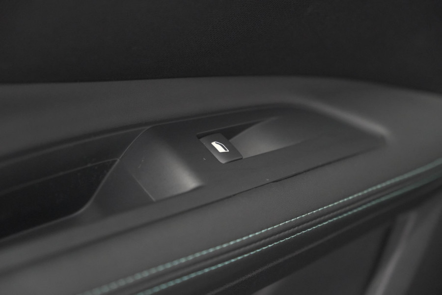 Peugeot 3008 PureTech 130 Allure | Trekhaak | Camera | Dodehoekdetectie | Navigatie