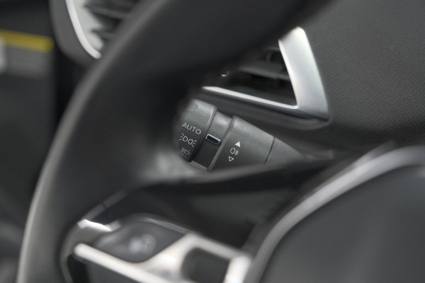 Peugeot 3008 PureTech 130 Allure | Trekhaak | Camera | Dodehoekdetectie | Navigatie