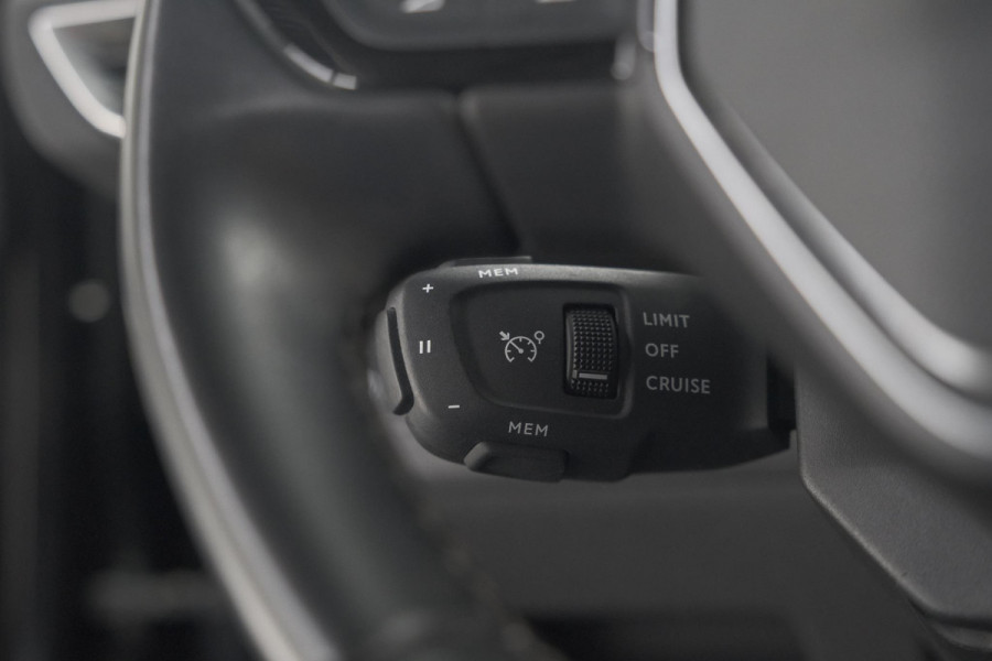 Peugeot 3008 PureTech 130 Allure | Trekhaak | Camera | Dodehoekdetectie | Navigatie