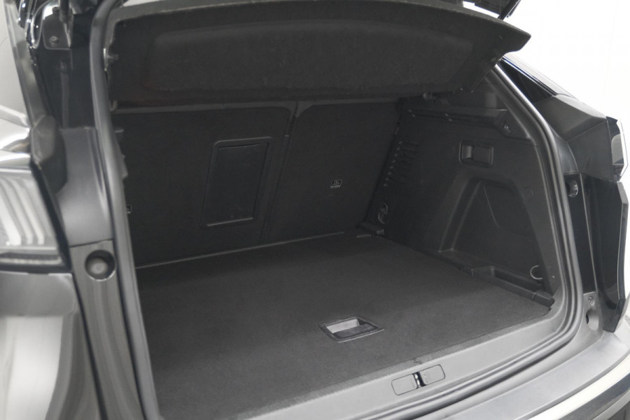 Peugeot 3008 PureTech 130 Allure | Trekhaak | Camera | Dodehoekdetectie | Navigatie