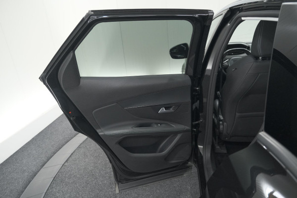 Peugeot 3008 PureTech 130 Allure | Trekhaak | Camera | Dodehoekdetectie | Navigatie