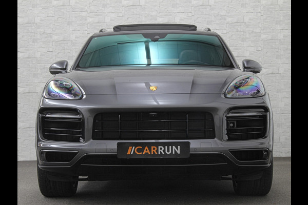Porsche Cayenne 3.0 E-Hybrid | Sport-Design | 360 Camera | Burmester | Sport-Chrono | Head-Up | Panorama | Nachtzicht | Stoelventilatie | Keyless-Start | Sport-Uitlaat | 21 inch | Stoelverwarming V+A | Leder | Trekhaak | Luchtvering | Memory | Sfeerverlichting | Dodehoek | Active Safe |