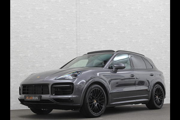 Porsche Cayenne 3.0 E-Hybrid | Sport-Design | 360 Camera | Burmester | Sport-Chrono | Head-Up | Panorama | Nachtzicht | Stoelventilatie | Keyless-Start | Sport-Uitlaat | 21 inch | Stoelverwarming V+A | Leder | Trekhaak | Luchtvering | Memory | Sfeerverlichting | Dodehoek | Active Safe |
