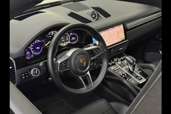 Porsche Cayenne 3.0 E-Hybrid | Sport-Design | 360 Camera | Burmester | Sport-Chrono | Head-Up | Panorama | Nachtzicht | Stoelventilatie | Keyless-Start | Sport-Uitlaat | 21 inch | Stoelverwarming V+A | Leder | Trekhaak | Luchtvering | Memory | Sfeerverlichting | Dodehoek | Active Safe |