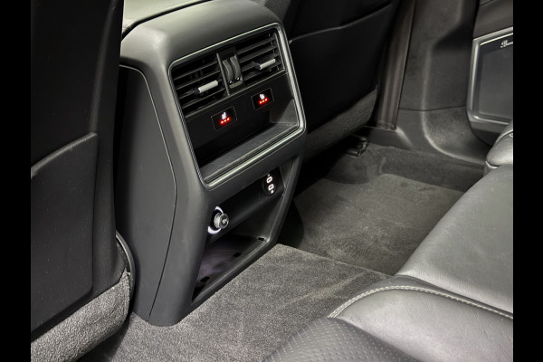 Porsche Cayenne 3.0 E-Hybrid | Sport-Design | 360 Camera | Burmester | Sport-Chrono | Head-Up | Panorama | Nachtzicht | Stoelventilatie | Keyless-Start | Sport-Uitlaat | 21 inch | Stoelverwarming V+A | Leder | Trekhaak | Luchtvering | Memory | Sfeerverlichting | Dodehoek | Active Safe |