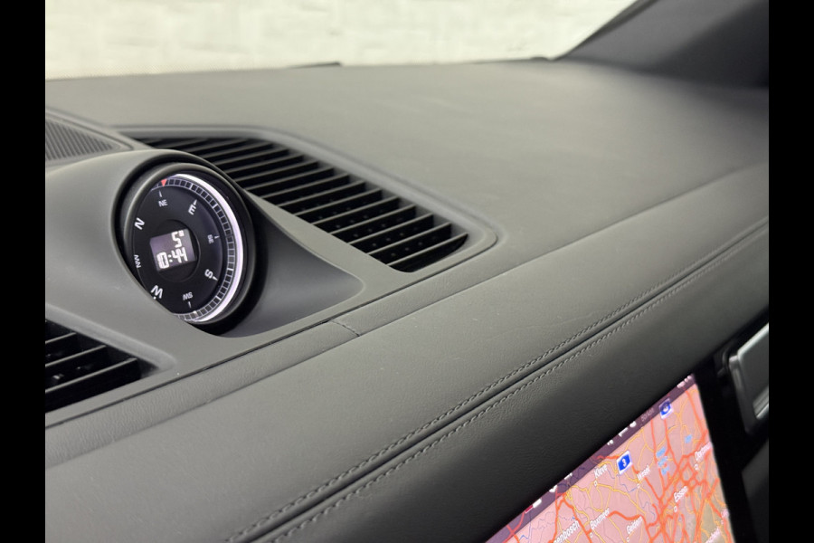 Porsche Cayenne 3.0 E-Hybrid | Sport-Design | 360 Camera | Burmester | Sport-Chrono | Head-Up | Panorama | Nachtzicht | Stoelventilatie | Keyless-Start | Sport-Uitlaat | 21 inch | Stoelverwarming V+A | Leder | Trekhaak | Luchtvering | Memory | Sfeerverlichting | Dodehoek | Active Safe |
