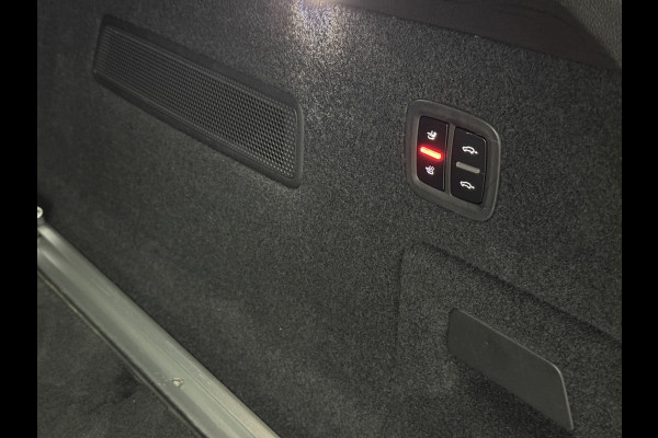 Porsche Cayenne 3.0 E-Hybrid | Sport-Design | 360 Camera | Burmester | Sport-Chrono | Head-Up | Panorama | Nachtzicht | Stoelventilatie | Keyless-Start | Sport-Uitlaat | 21 inch | Stoelverwarming V+A | Leder | Trekhaak | Luchtvering | Memory | Sfeerverlichting | Dodehoek | Active Safe |