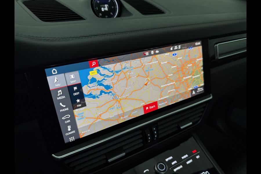 Porsche Cayenne 3.0 E-Hybrid | Sport-Design | 360 Camera | Burmester | Sport-Chrono | Head-Up | Panorama | Nachtzicht | Stoelventilatie | Keyless-Start | Sport-Uitlaat | 21 inch | Stoelverwarming V+A | Leder | Trekhaak | Luchtvering | Memory | Sfeerverlichting | Dodehoek | Active Safe |