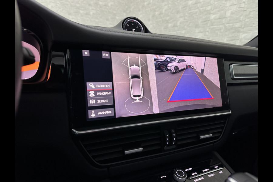 Porsche Cayenne 3.0 E-Hybrid | Sport-Design | 360 Camera | Burmester | Sport-Chrono | Head-Up | Panorama | Nachtzicht | Stoelventilatie | Keyless-Start | Sport-Uitlaat | 21 inch | Stoelverwarming V+A | Leder | Trekhaak | Luchtvering | Memory | Sfeerverlichting | Dodehoek | Active Safe |