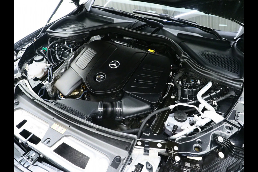 Mercedes-Benz GLC 300e 4MATIC Luxury Line | Panoramadak | Massage | Burmester | Trekhaak | 360 | Leder | Adaptive Cruise