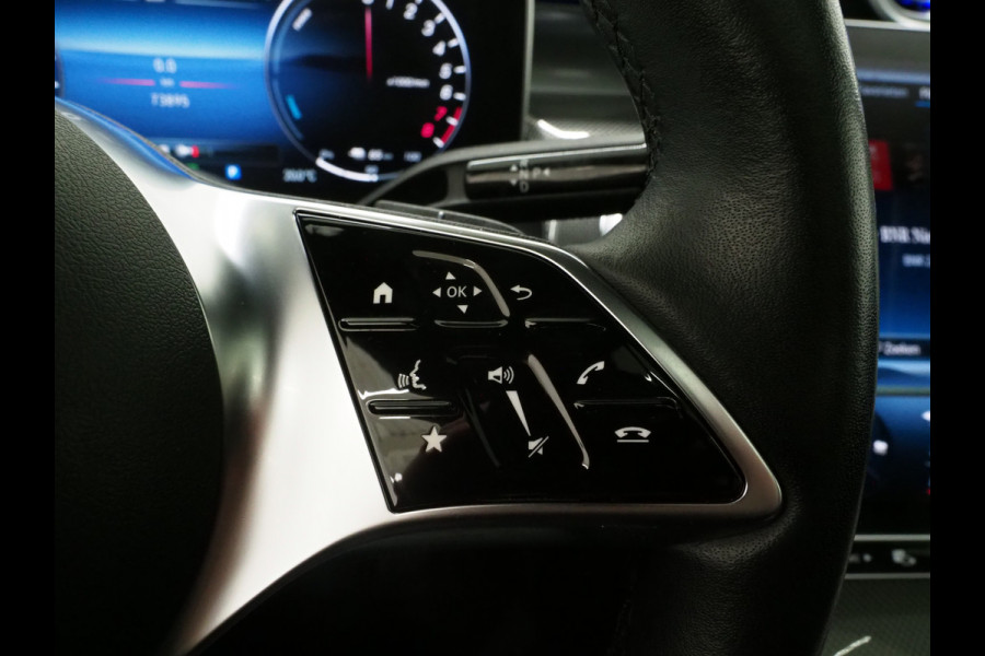 Mercedes-Benz GLC 300e 4MATIC Luxury Line | Panoramadak | Massage | Burmester | Trekhaak | 360 | Leder | Adaptive Cruise